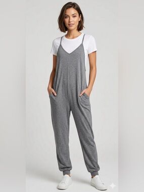 Women’s Relaxed V-Neck Gray Jumpsuit with Pockets size medium no tags